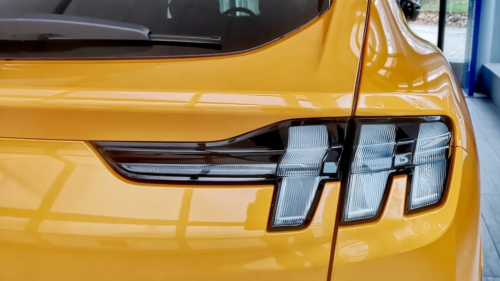 Ford Mustang Mach-E GT utcai élményvezetés 4