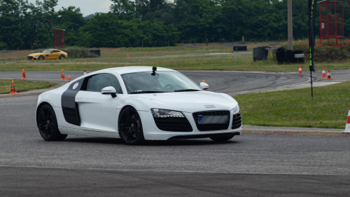 Audi R8 élményautózás gyerekeknek a Kakucs Ring versenypályán 4