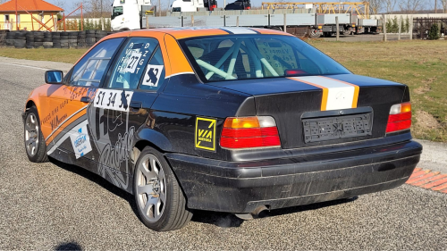 BMW E36 élményvezetés a Kakucs Ringen 2