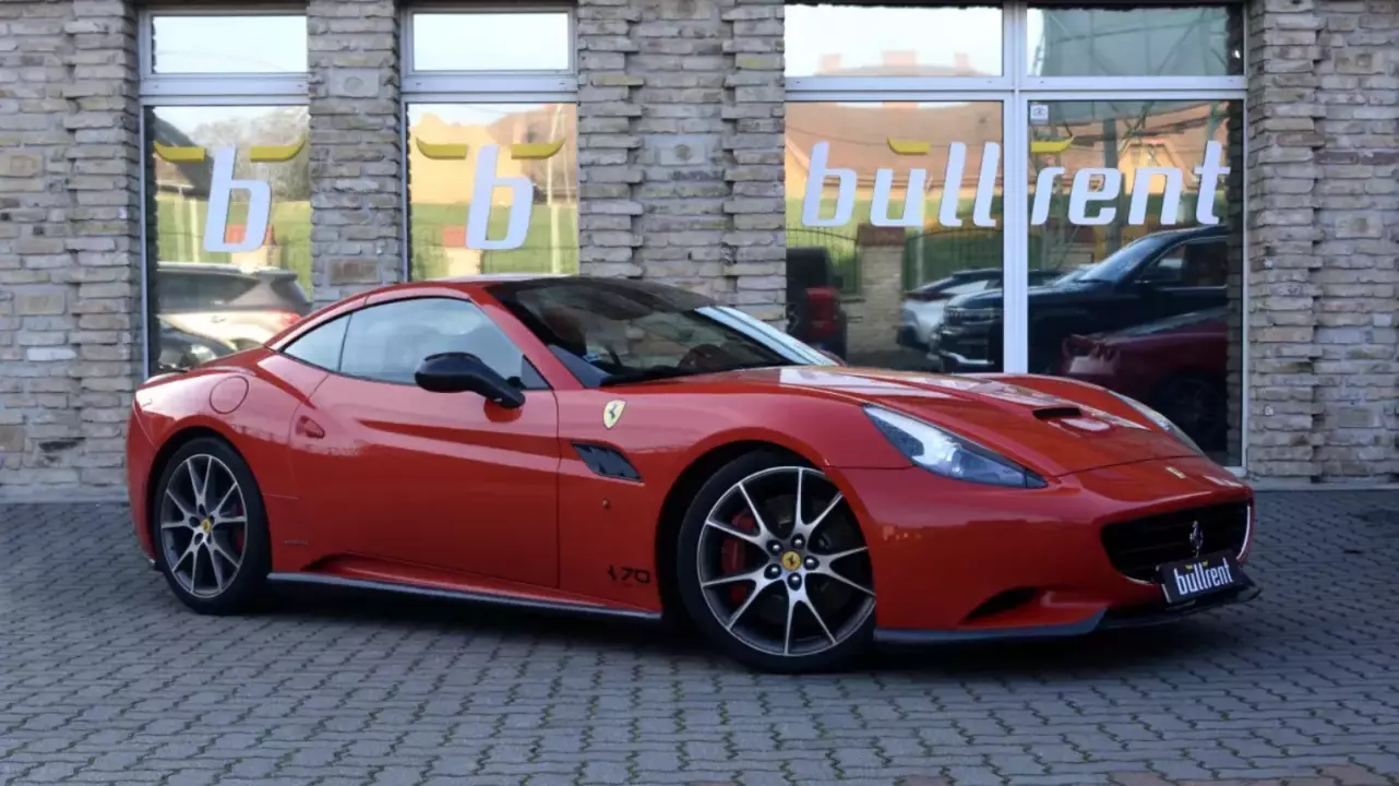 560 Le-s Ferrari California autópályás élményvezetés fő kép