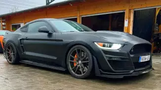Ford Mustang Shelby (Black Edition) élményvezetés vagy bérlés Polgárdi környékén kosár