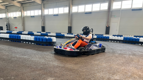 Éljétek át a sebesség örömét együtt! – Csoportos gokart élmény Székesfehérváron 8